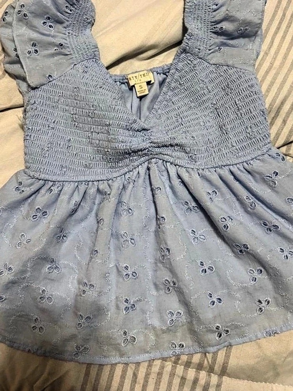 H&M Eyelet Smocked Crop Top in Blue Size Small Like New